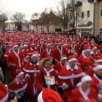 Hundreds of Santas run through Michendorf, Germany in annual Christmas race