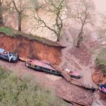 Video shows boats swallowed by a giant hole in Shropshire, UK