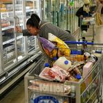 United States: Empty shelves as shoppers race to stock up before winter storm