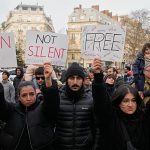 Thousands in Paris support Iranian protesters and exiled crown prince