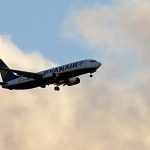 MEPs back three-hour deadline for delayed flight compensation and free hand luggage