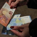 Bulgarians adapt to euro, banks and shops report smooth transition
