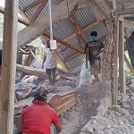 Powerful 7.7-magnitude earthquake strikes Indonesia, killing at least 20