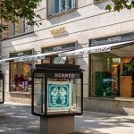 US comedy star trapped in Hermès toilet for 80 minutes
