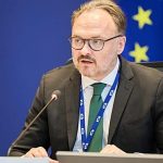 EU holds crisis meeting as US pressure mounts to release emergency oil stocks