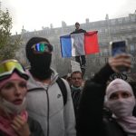 ‘We are here to help them,’ says yellow vests representative on joining students for nationwide protests